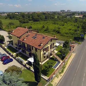 residenza-la-ricciolina.hotelinveneto.com/